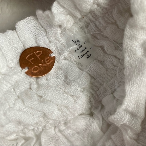 NWOT People Crop Top Eyelet in White - Picture 4 of 10